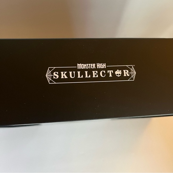 Monster High Skullector Corpse Bride Doll - Picture 8 of 16